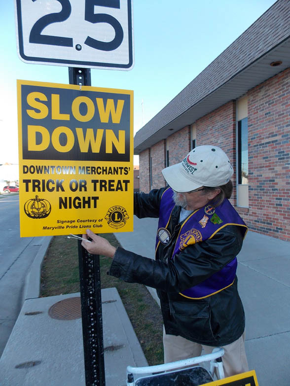 Motorists are advised to slow down during the 21st annual Downtown Trick or Treat from 5 to 7 pm, Thursday, October 27. The streets on the square will be closed to traffic.